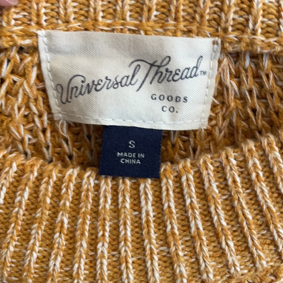 Universal Thread Sweater - Picture 4 of 4